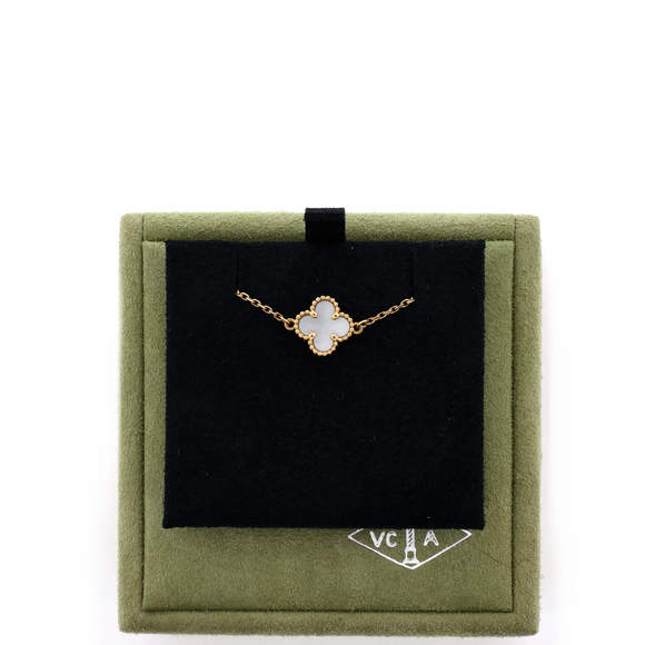 Van Cleef & Arpels Sweet Alhambra Bracelet 18K Yellow Gold and Mother of Pearl - Picture 2 of 4